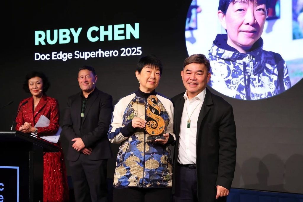 「影像的力量讓我們成為超級英雄」——CNEX執行長陳玲珍獲頒Doc Edge年度榮譽